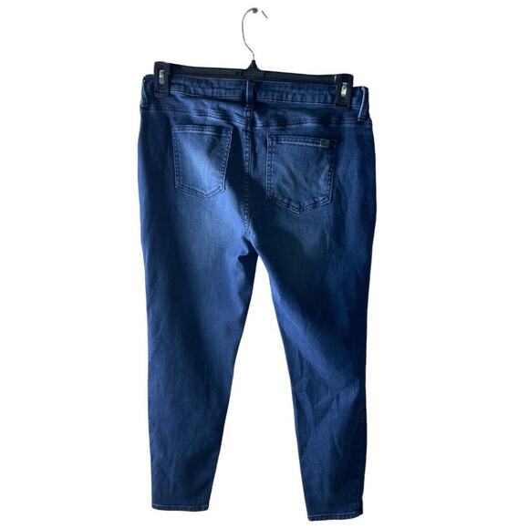 Jennifer Lopez Jeans Women's Size 8 Distressed Whiskers Stretched Denim - Picture 2 of 9